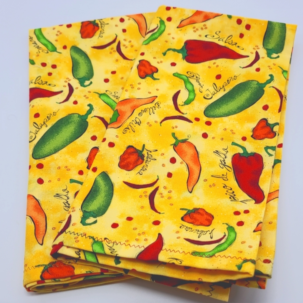 Qty 2 Chili Pepper Cloth Napkins Bright Red Yellow Orange 20"×20"